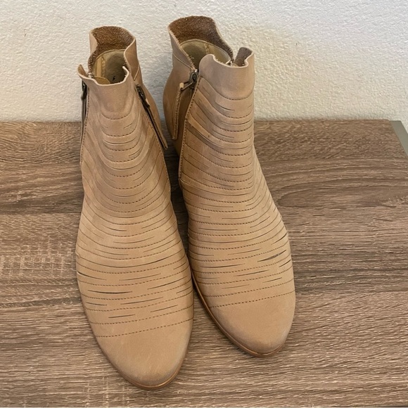 Paul Green Shasta Sliced Nubuck Leather Mid Heel Boots, Size 7.5 - Picture 3 of 8